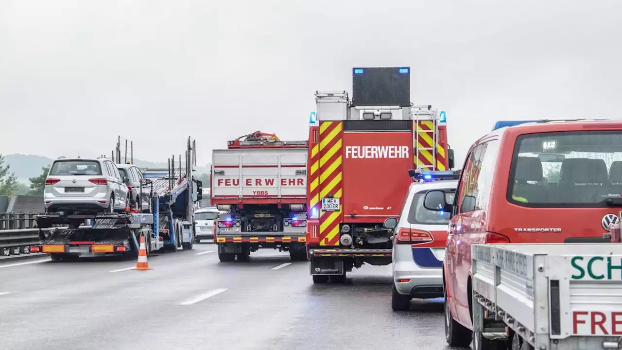 Serienunfall mit Fahrerflüchtigem auf A1 bei Ybbs