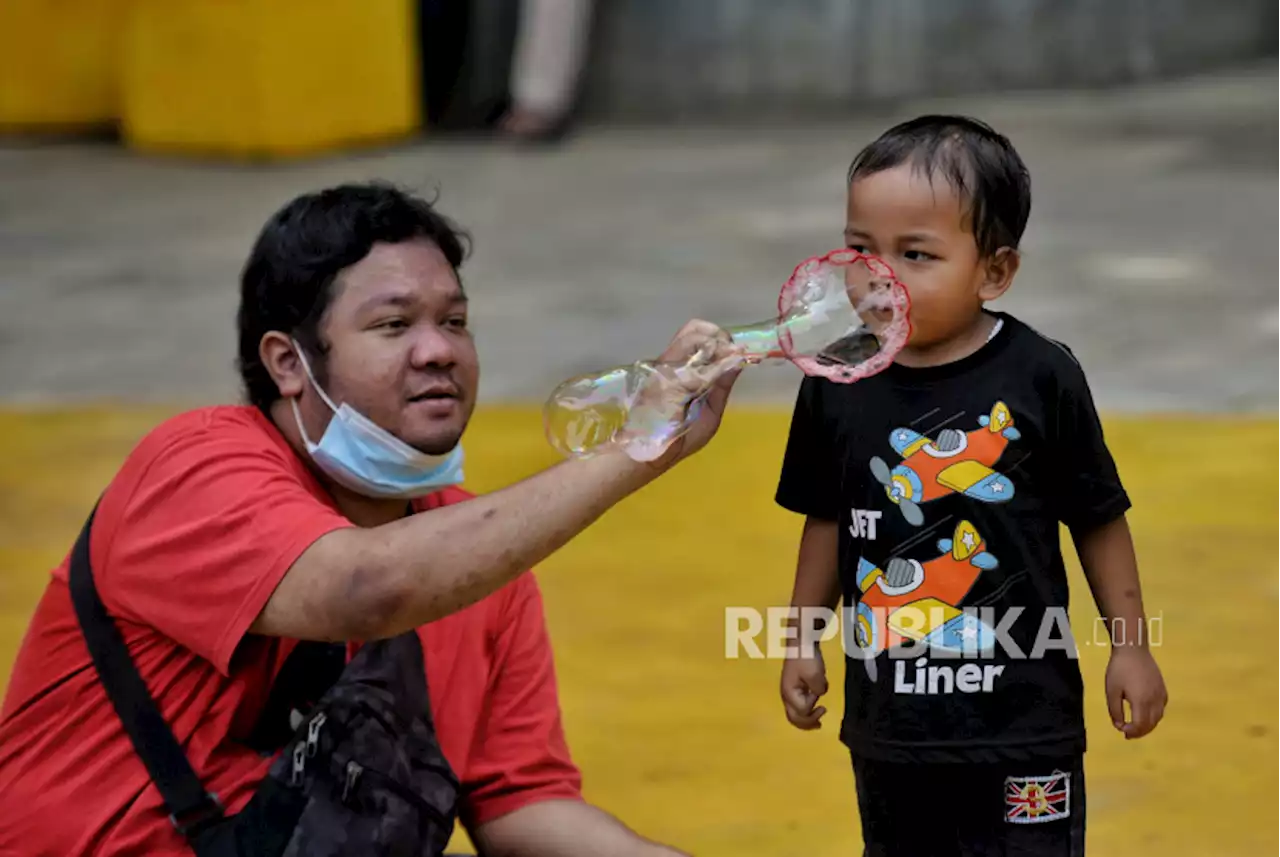 Orang Tua Perlu Meregulasi Emosinya Dulu, Hindari |em|Overthinking|/em|, Sebelum Menstimulasi Anak |Republika Online