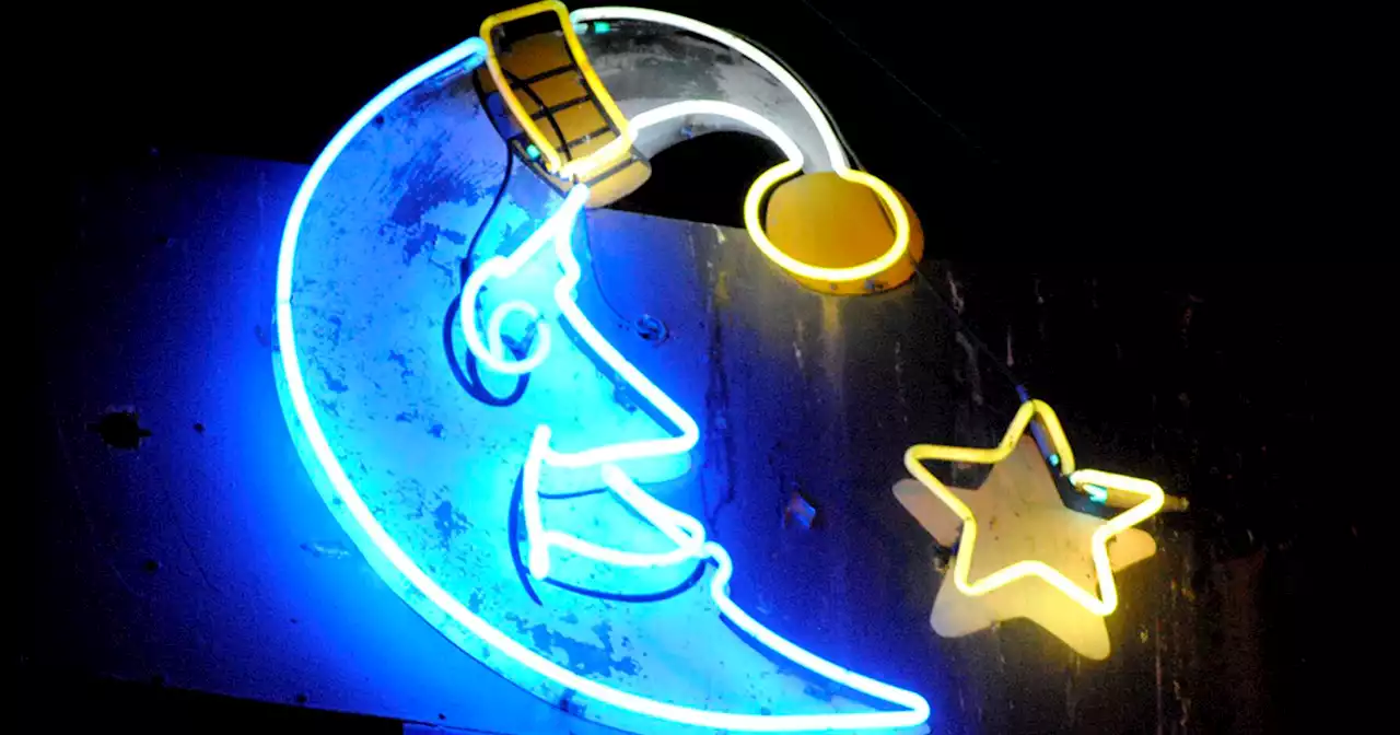 Will neon signs shine again in the Tenderloin?