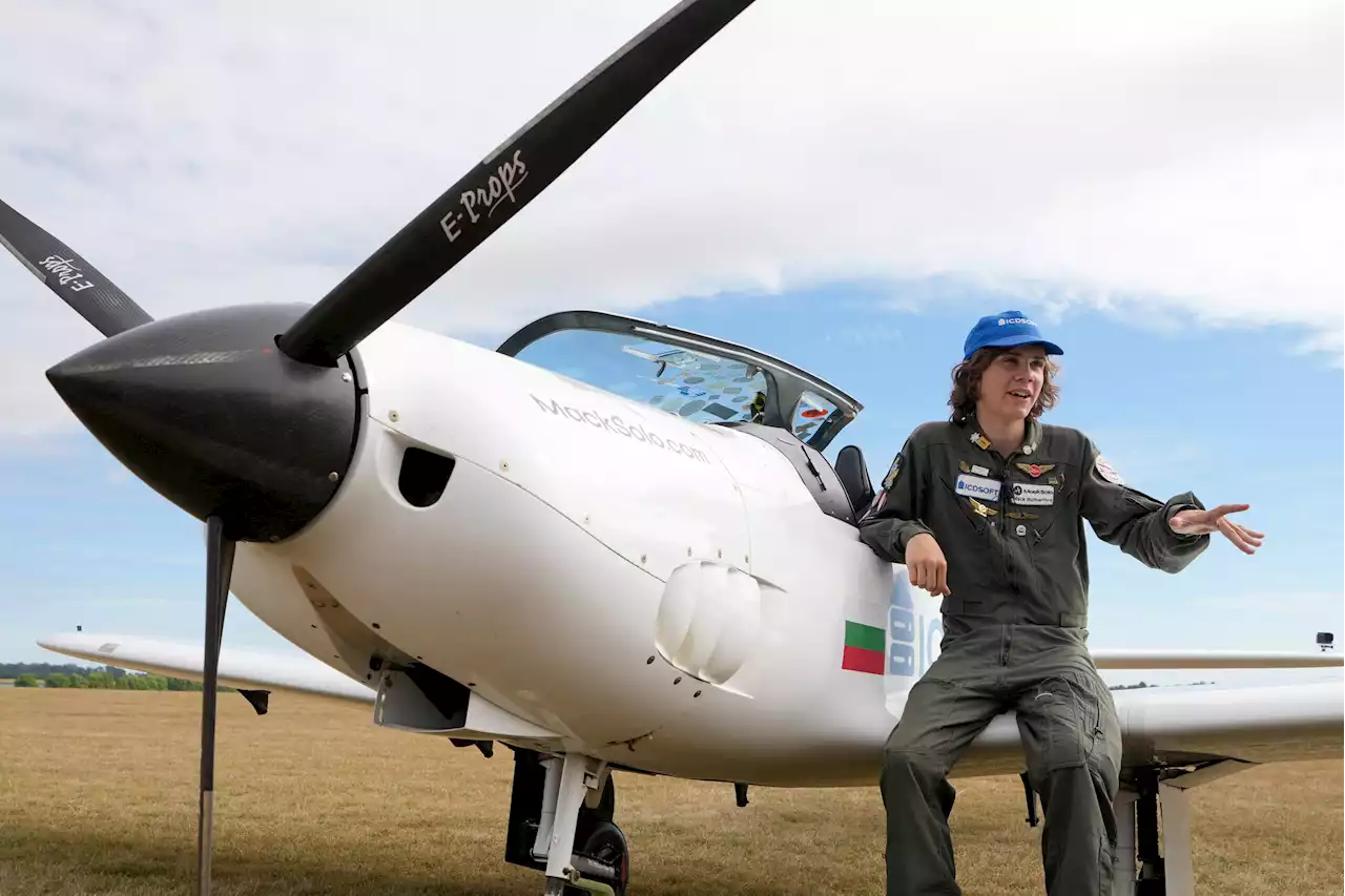 17-Year-Old Pilot Sets Record for Solo Flight Around World