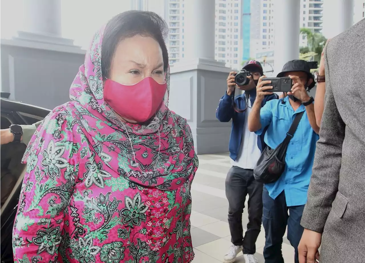 Rosmah arrives in court to show support for Najib