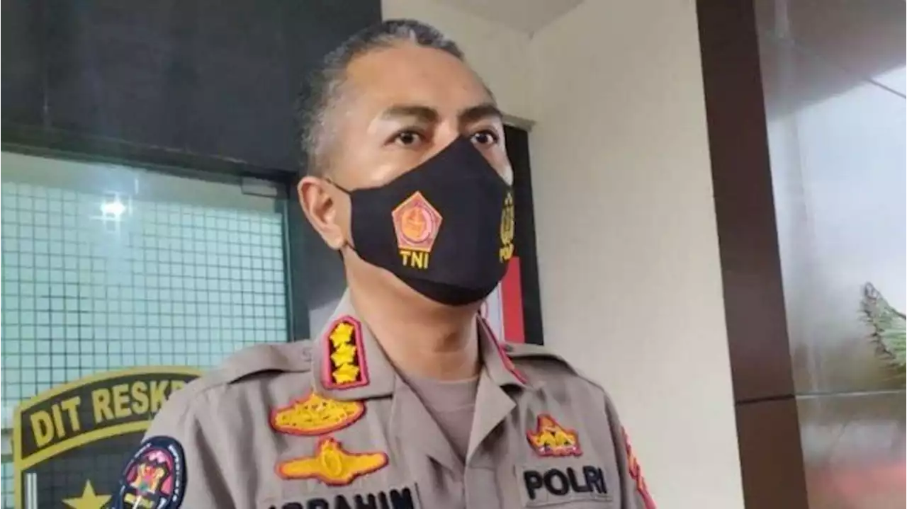 Polisi Ciduk 100 Pelaku Judi Online di Jabar, Sabung Ayam Digerebek