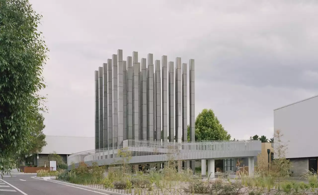 Canberra’s concrete column cluster pavilion by Molonglo and Pezo von Ellrichshausen