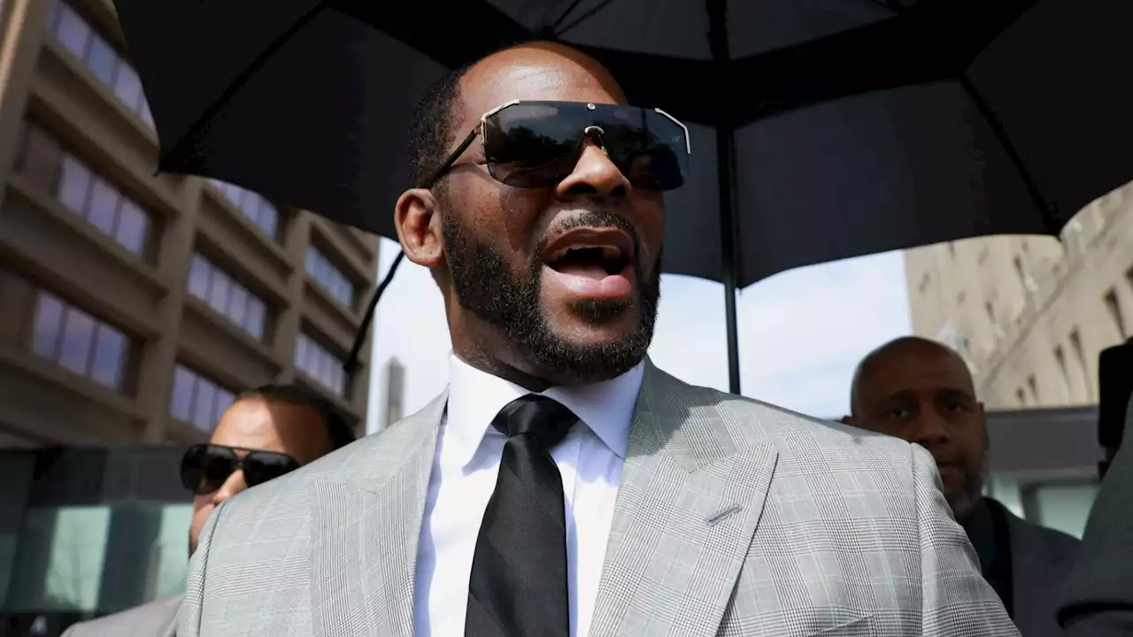 Defense: Key Government Witness Tried to Extort R. Kelly