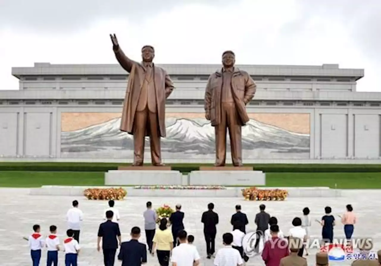 北, 선군절 맞아 '김정일 국방공업을 선차로…핵보유국 지위' | 연합뉴스