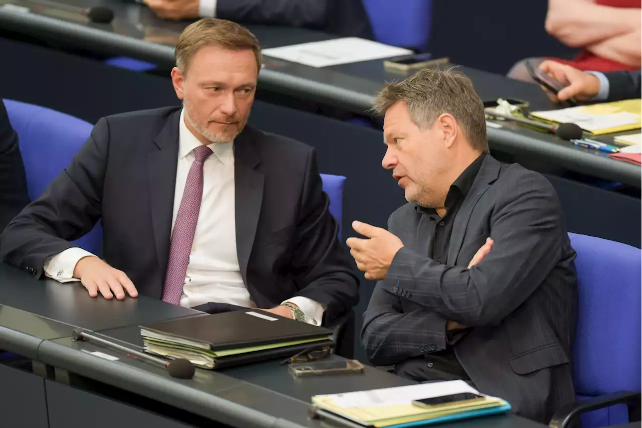 Ärger über Gasumlage: Habeck und Lindner wollen nachbessern