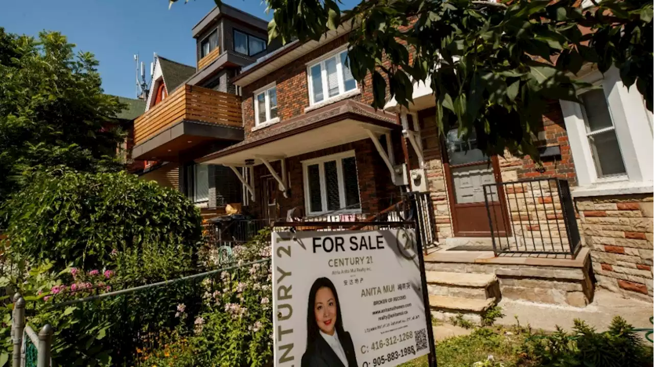 Canada's real estate market is cooling. Here's what to expect this fall