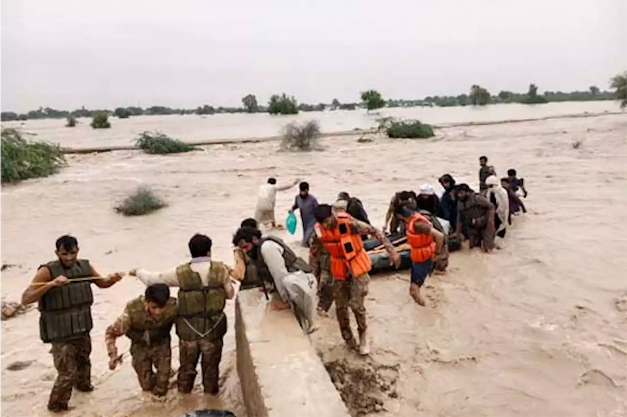 سیلاب سے متاثرہ اضلاع میں امدادی کارروائیوں کیلئے فوج بھیجنے کی منظوری