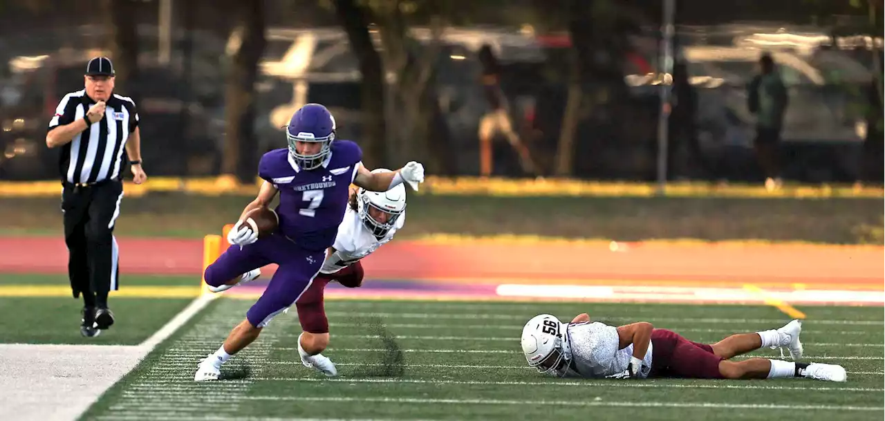 Boerne powers past Flour Bluff 35-32