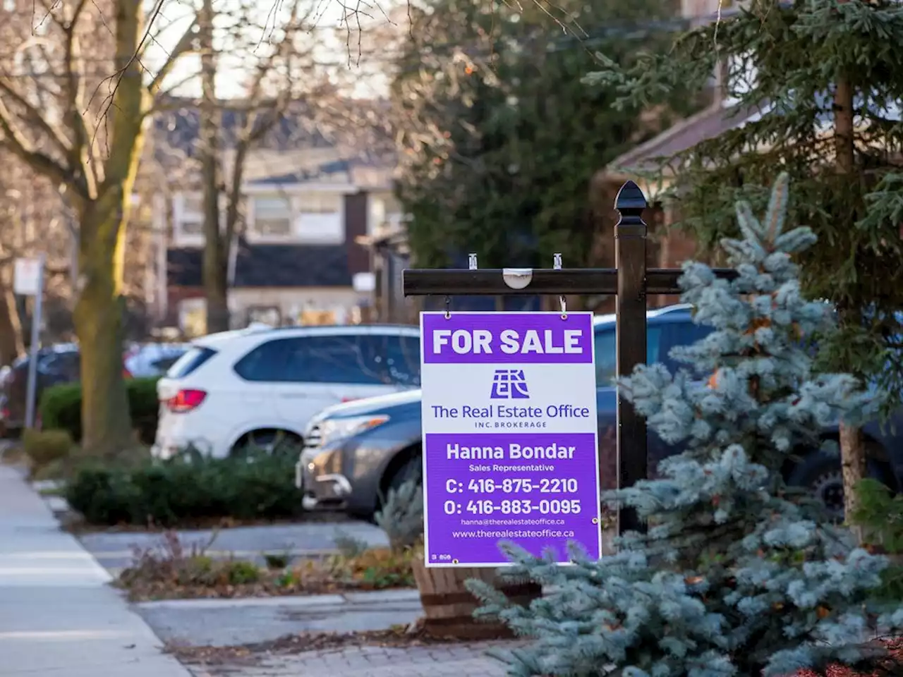 Canada's real estate market is cooling. Here's what to expect this fall