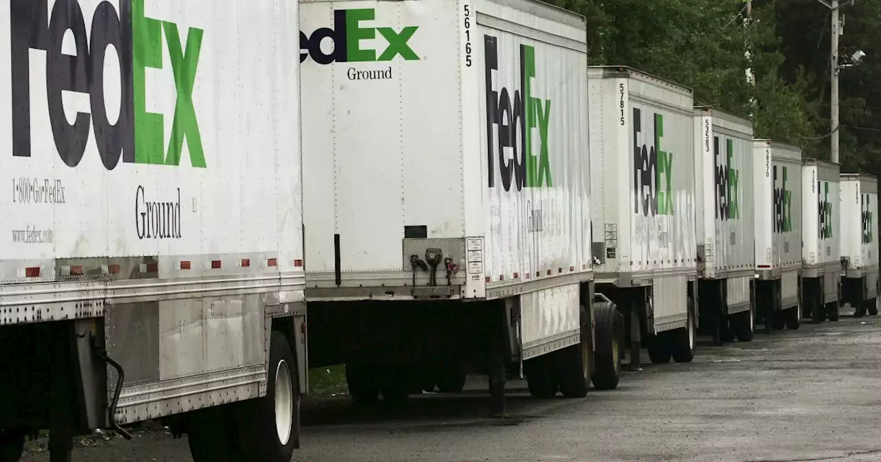 Threats to halt holiday deliveries after contractors demand FedEx change terms of agreements