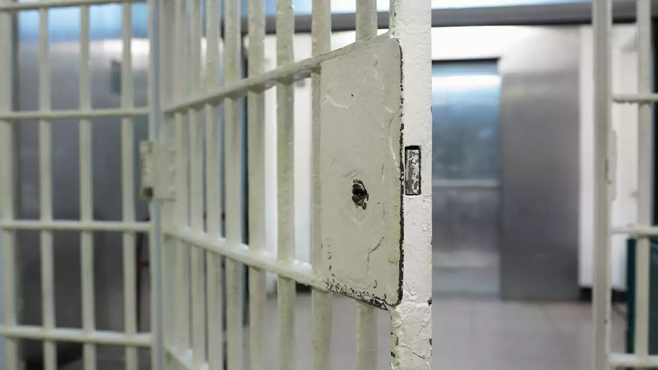 California May Allow More Ill, Dying Inmates to Leave Prison