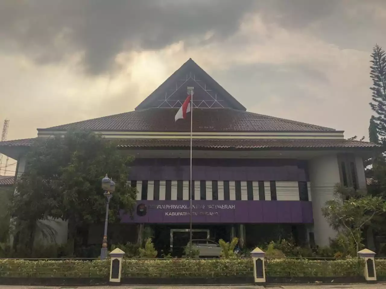 Setwan Laporkan Perusakan Barang di Gedung DPRD Kabupaten Tangerang |Republika Online