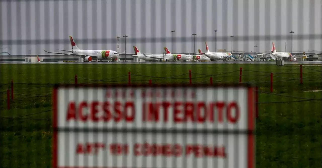 Portuguese airport handling workers' strike cancels 90 flights