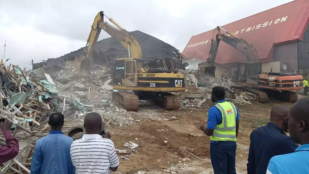 BREAKING: At Least Two Trapped As Two-Storey Building Collapses In Nigeria’s Capital, Abuja | Sahara Reporters