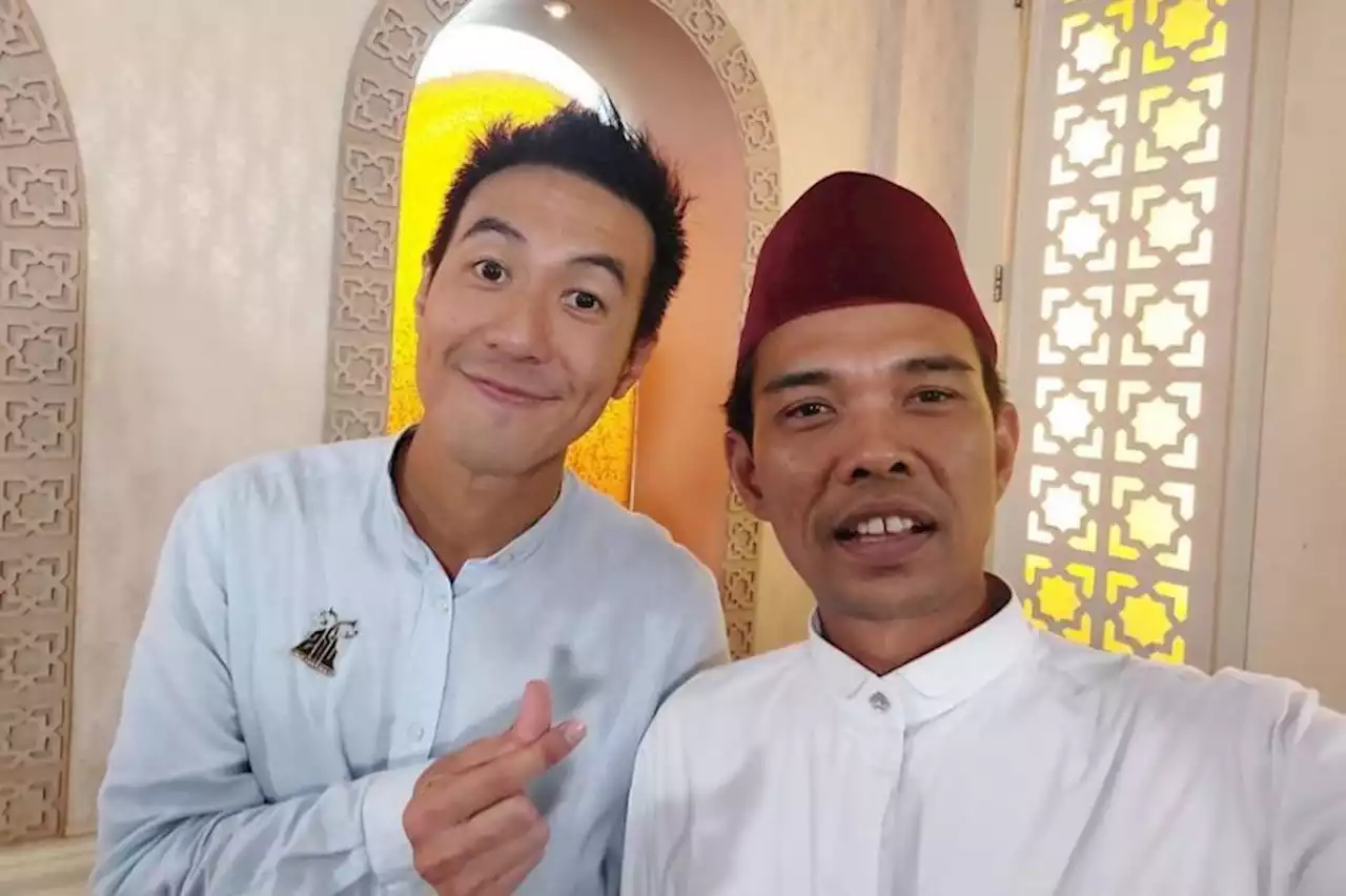 Duduk Bareng Ustadz Abdul Somad, Warganet Doakan Daniel Mananta Dapat Hidayah