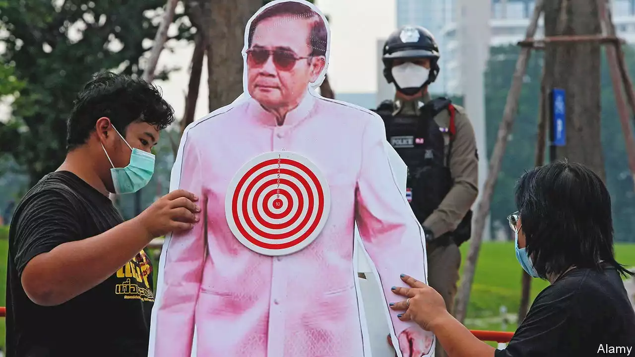 Thailand’s constitutional court suspends the prime minister