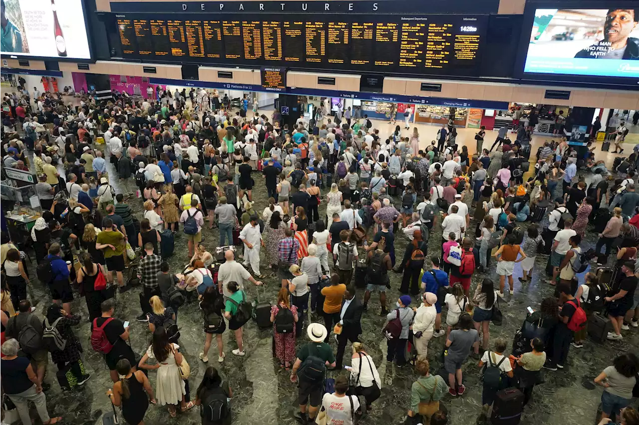 Chaos as Avanti West Coast fails to publish train timetable for bank holiday weekend