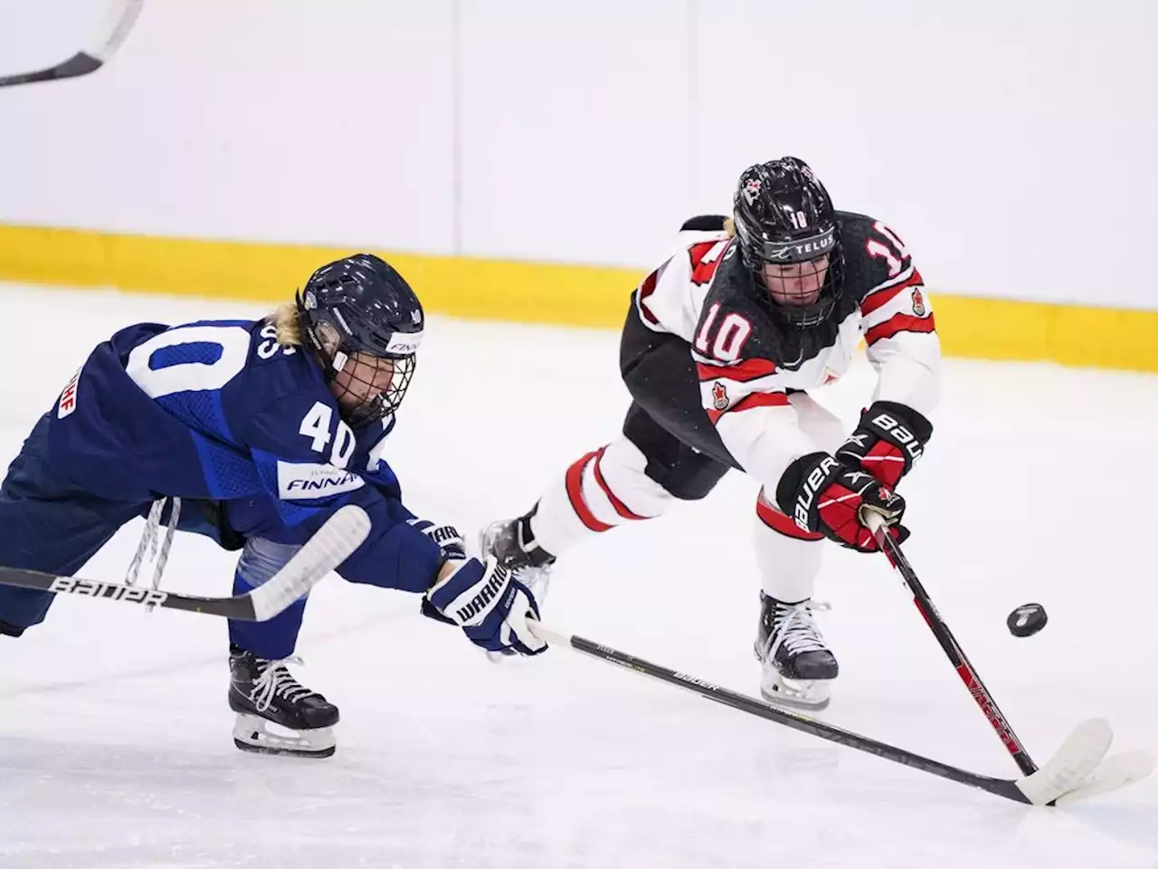 Poulin, Nurse lead Canada to 4-1 win over Finland at women's hockey worlds