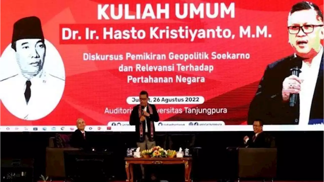 Hasto Beberkan Alasan Soekarno Disegani di Dunia