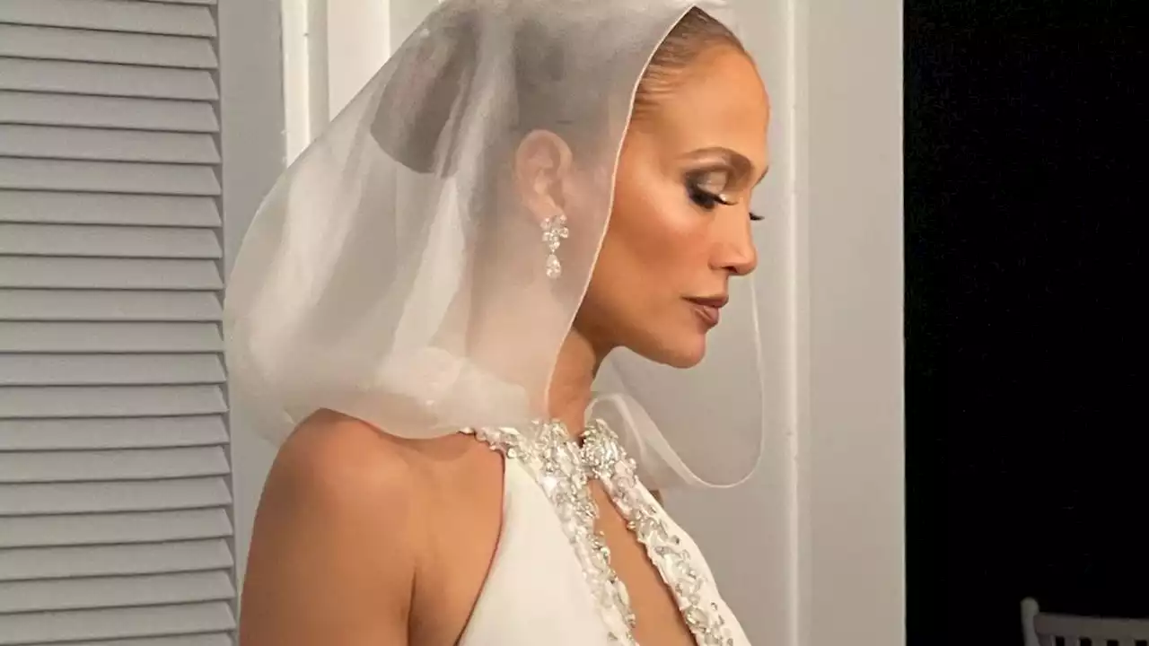 All the Jewelry Jennifer Lopez Wore on her Wedding Day