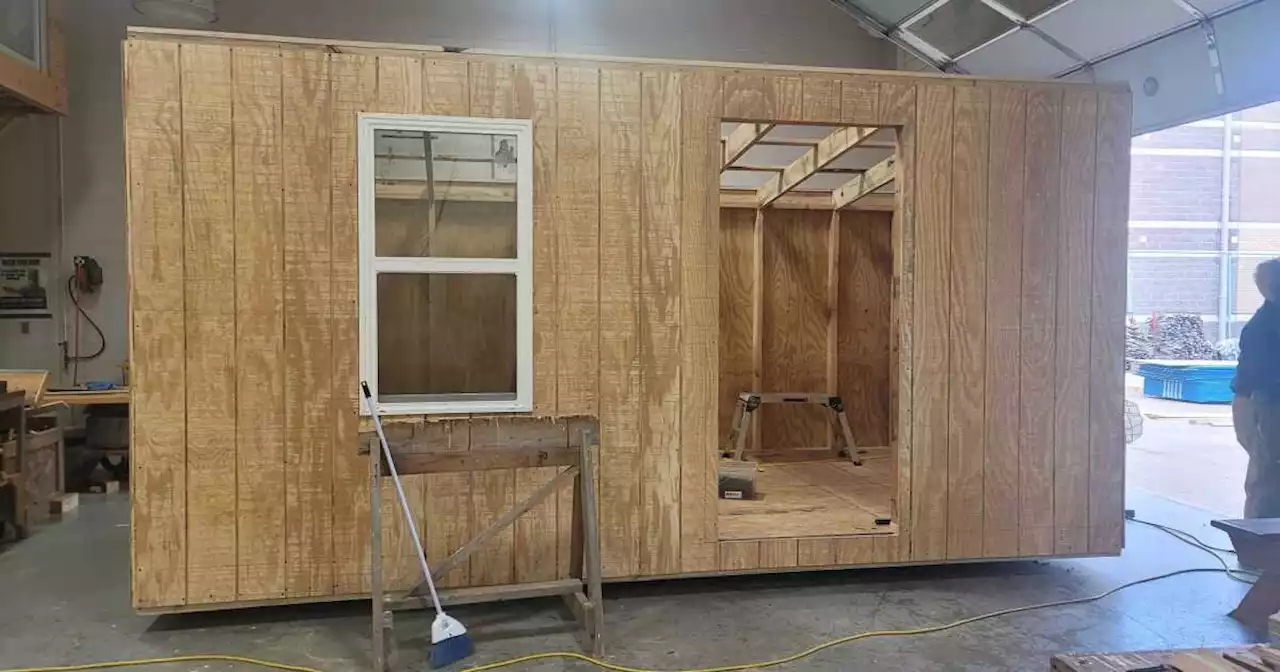 Kentucky students are building sheds for flood victims