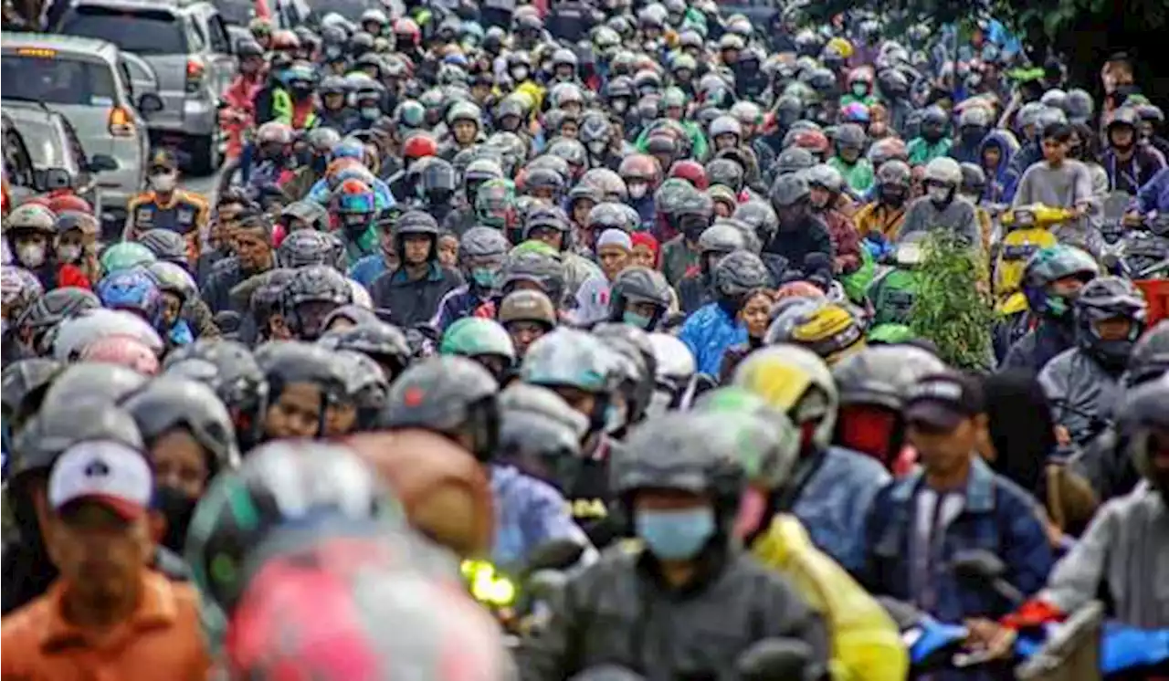 Jalur Puncak Sempat Macet Panjang Akibat Ganjil Genap