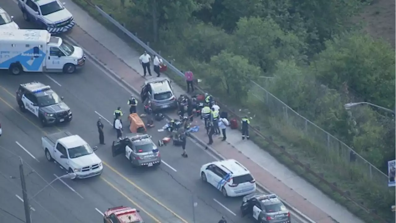 Toronto police gathering evidence, speaking to witnesses following fatal double stabbing in North York