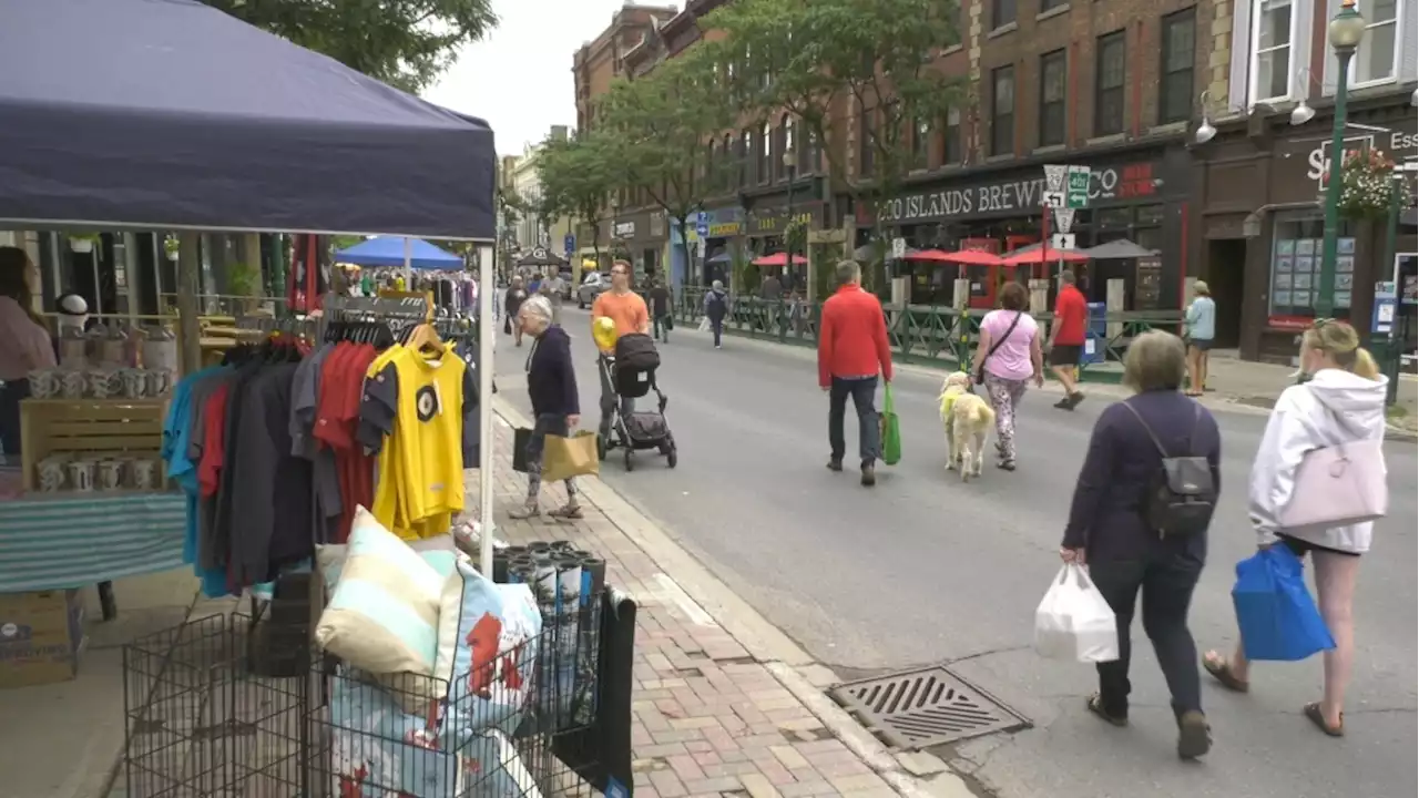 Brockville shoppers, businesses enjoy final 'Shop the Street' of summer