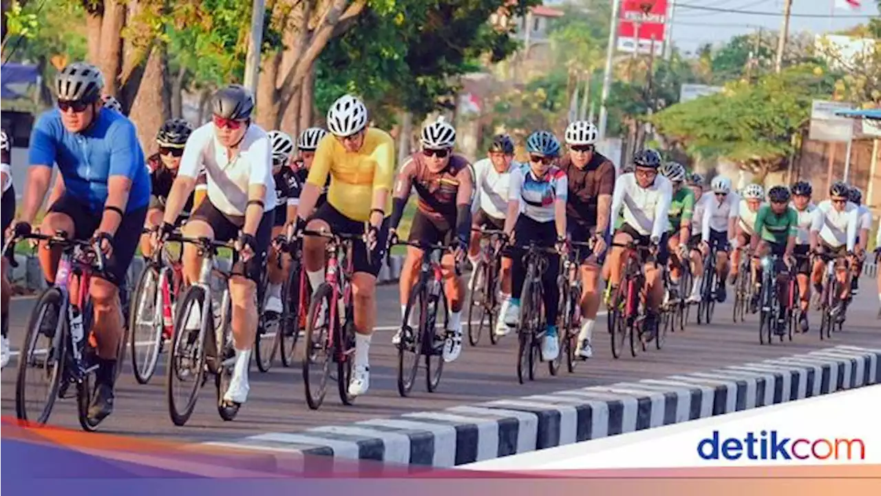 Momen Ratusan Pesepeda Nikmati Gowes Bareng di Bali