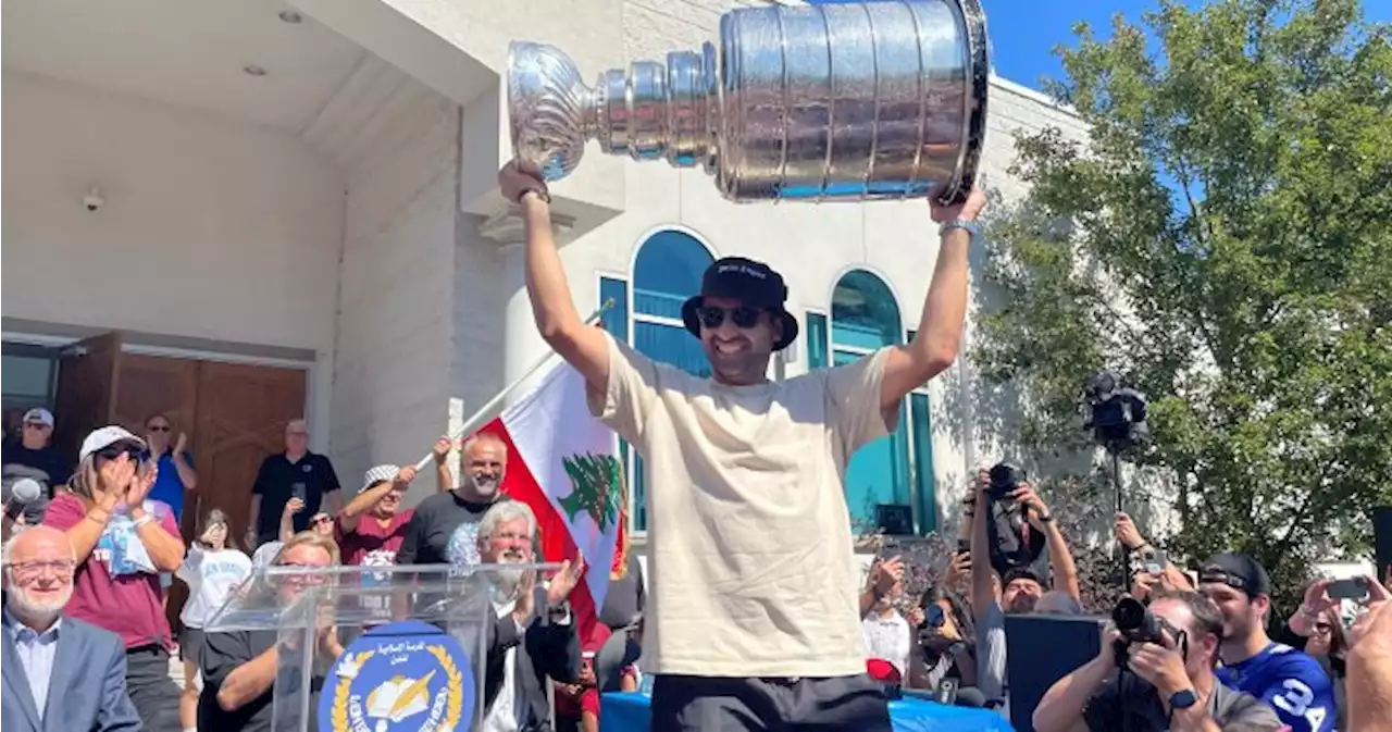 Nazem Kadri brings the Stanley Cup home to London, Ont. mosque | Globalnews.ca