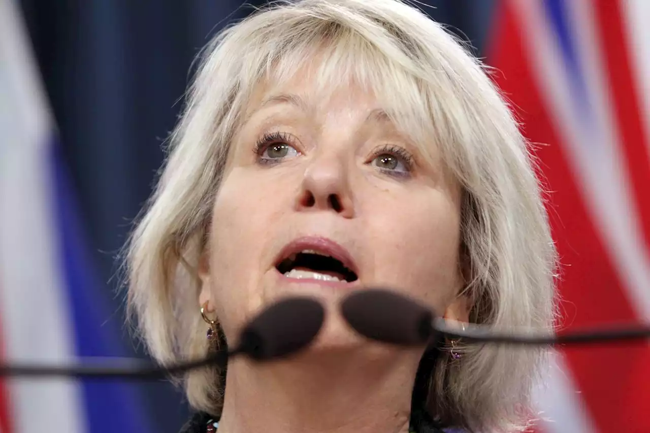 Bonnie Henry backs B.C.’s COVID-19 school plan, rejects mask mandate as ‘blunt tool’