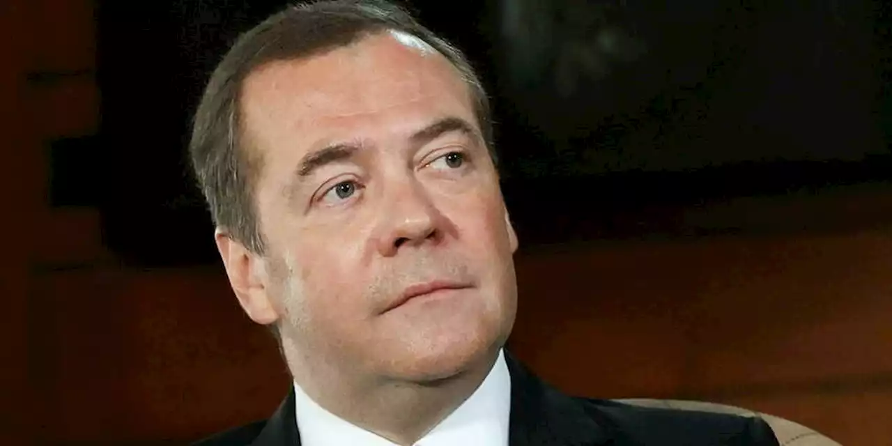 Ukraine : l'Otan ne fait « qu'attiser le conflit », estime Dmitri Medvedev