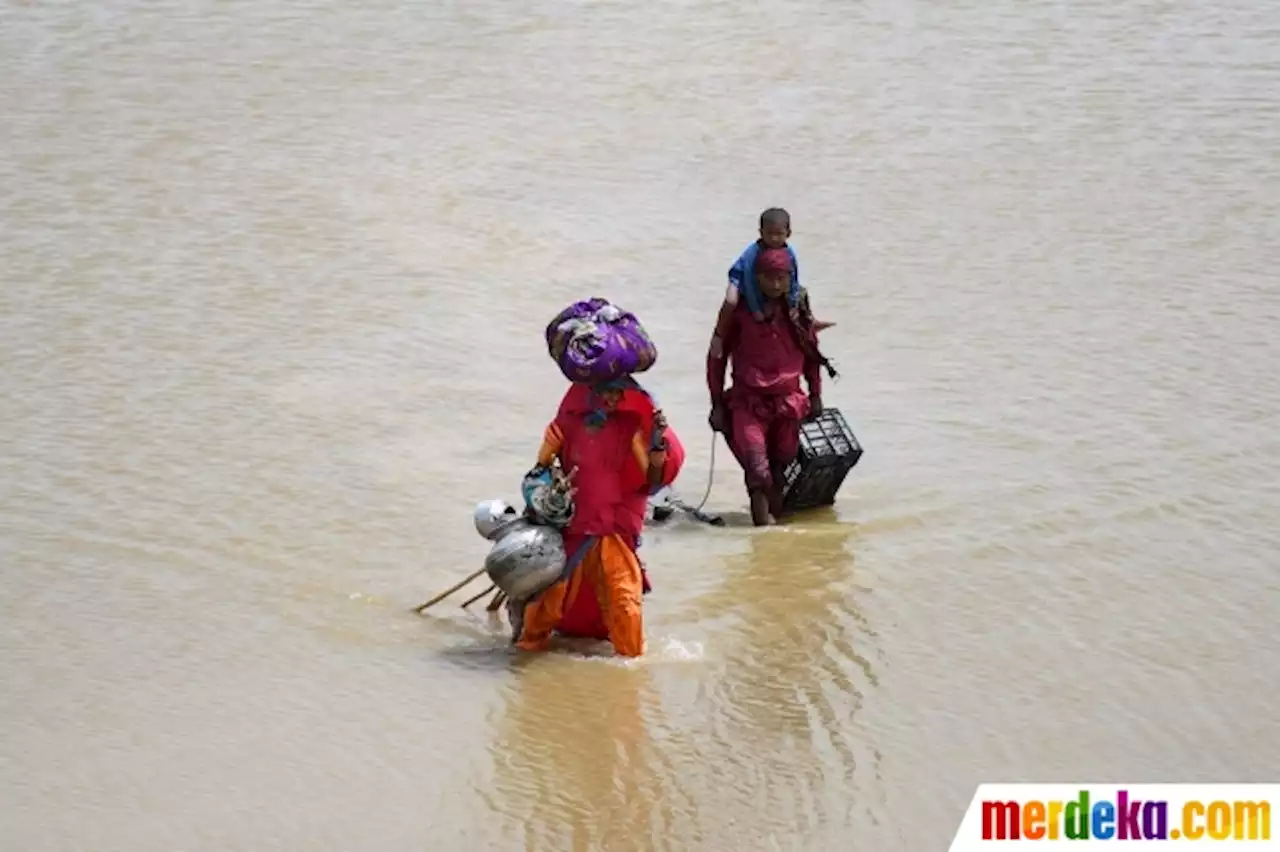 Foto : Banjir Parah Pakistan, 900 Tewas dan Jutaan Orang Terdampak | merdeka.com