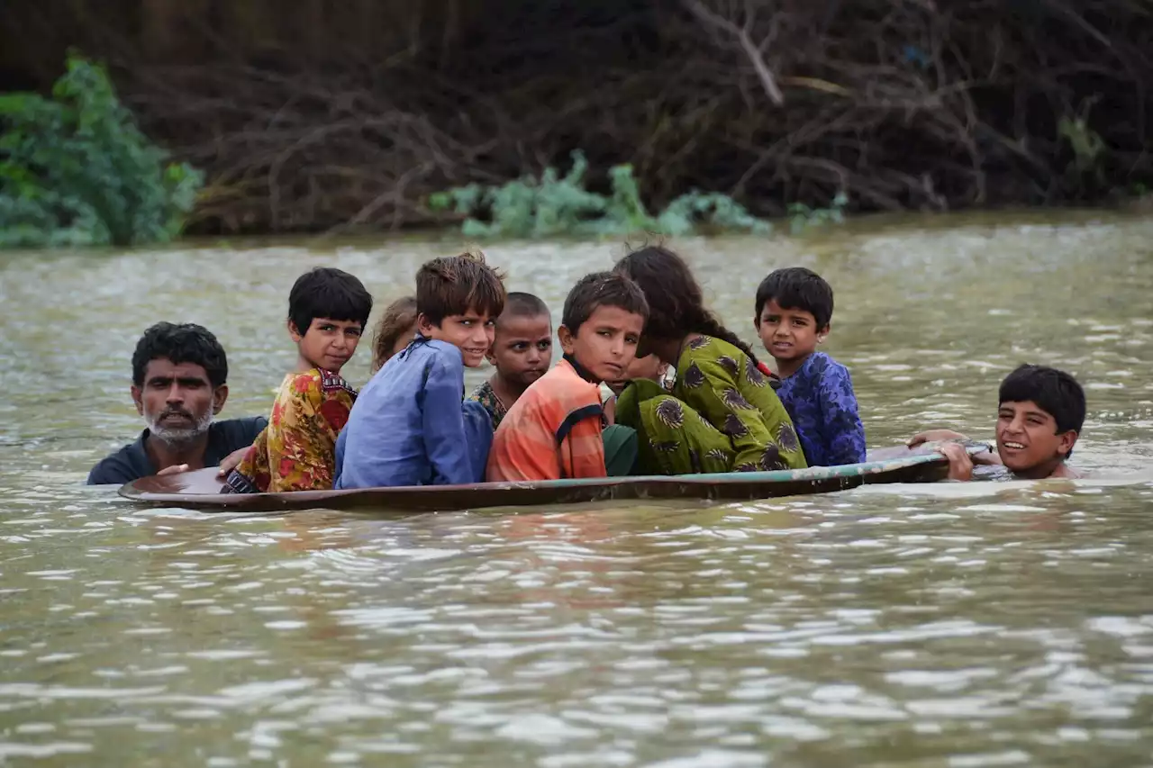 Pakistan isytihar darurat, jutaan penduduk terjejas banjir