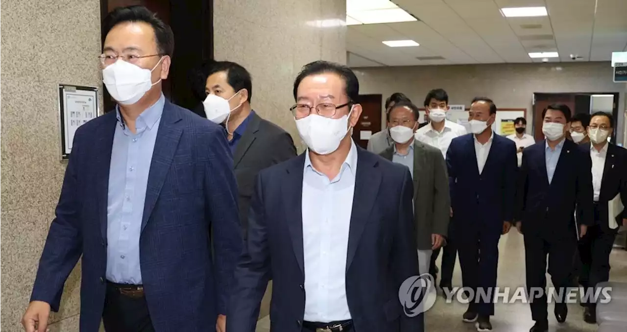 주호영, 비대위원·중진 간담회…'결론난거 없고 의총서 논의' | 연합뉴스