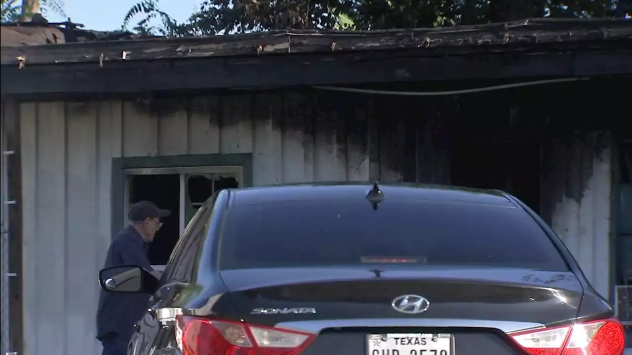 Houston shooting: 5 shot, 3 killed by man who set fire to lure tenants outside, police say