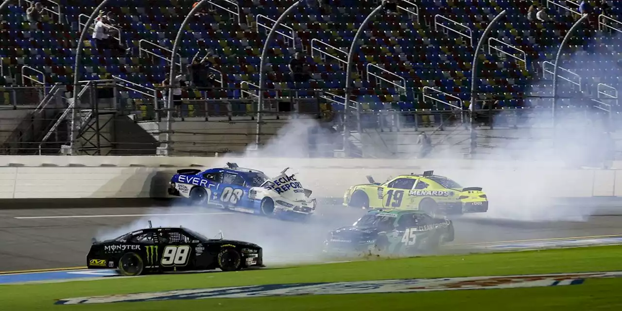 Jeremy Clements Wins NASCAR Xfinity Daytona Crashfest, Avoids 'Days of Thunder Wreck'