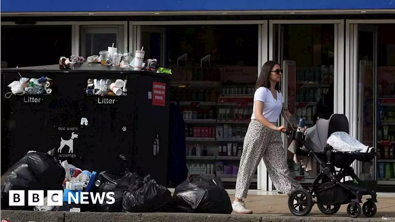 Talks continue in bid to end bin strikes