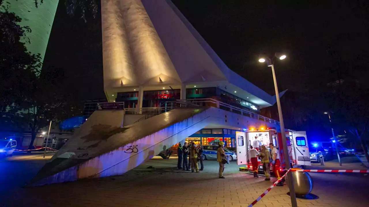 Alexanderplatz: Mann stürzt von Balustrade am Fernsehturm