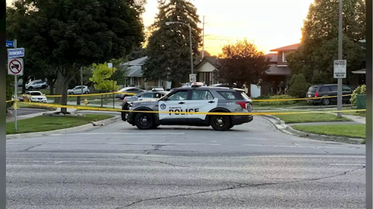 Toronto police investigating after man stabbed in Scarborough early Sunday morning