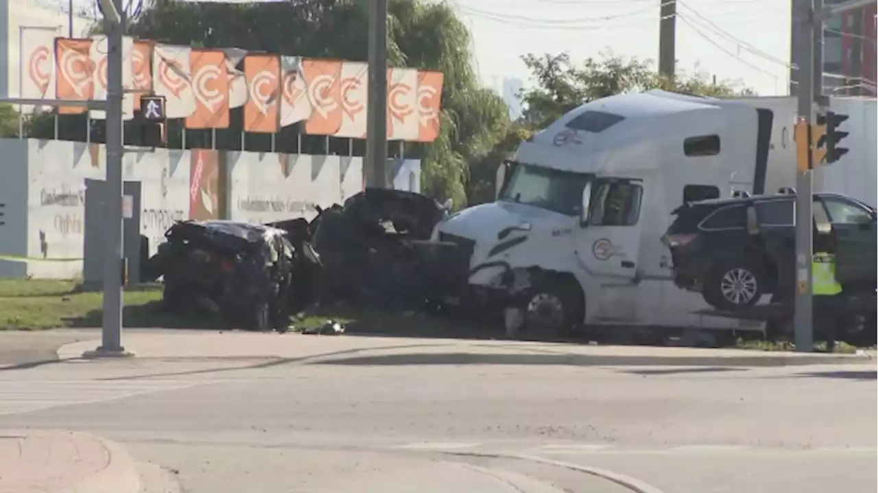 Brampton multi-vehicle crash leaves woman dead