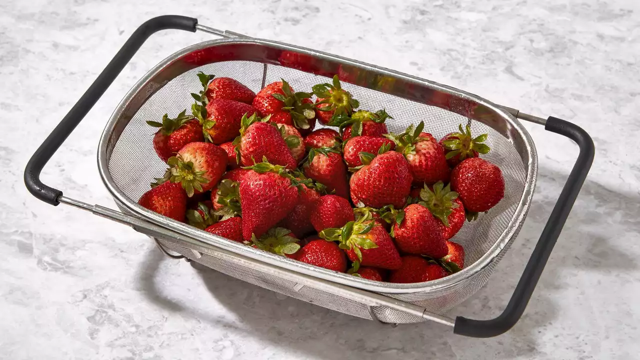 The Best Colander Suspends Over Your Sink