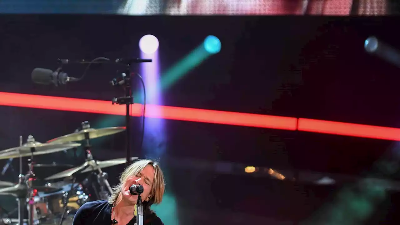 A day after chaos, Ruoff's energy returns with outstanding Keith Urban show