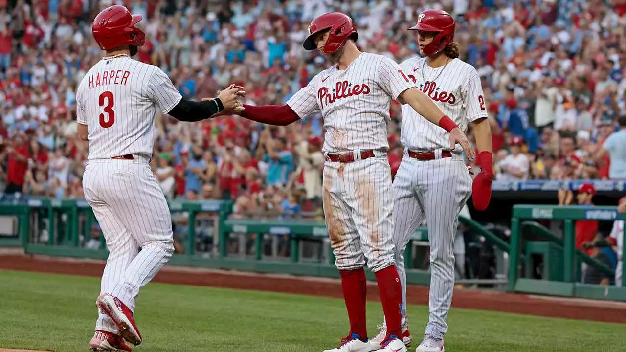 MLB Wild Card: J.T. Realmuto, Kyle Gibson Lead Phillies to Sixth Straight Win