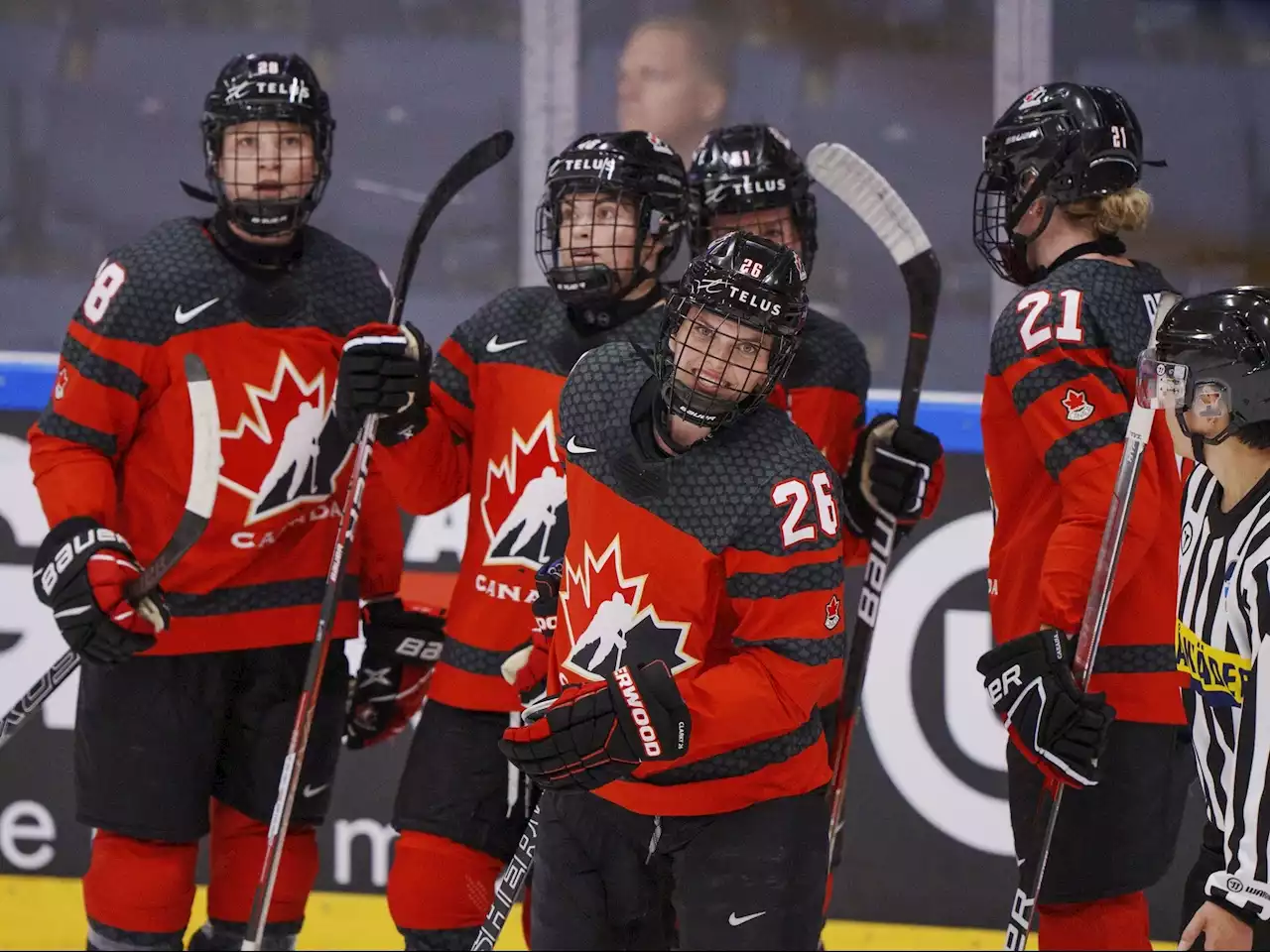 Poulin, Bach lead Canada's scoring burst in win over Japan in women's hockey