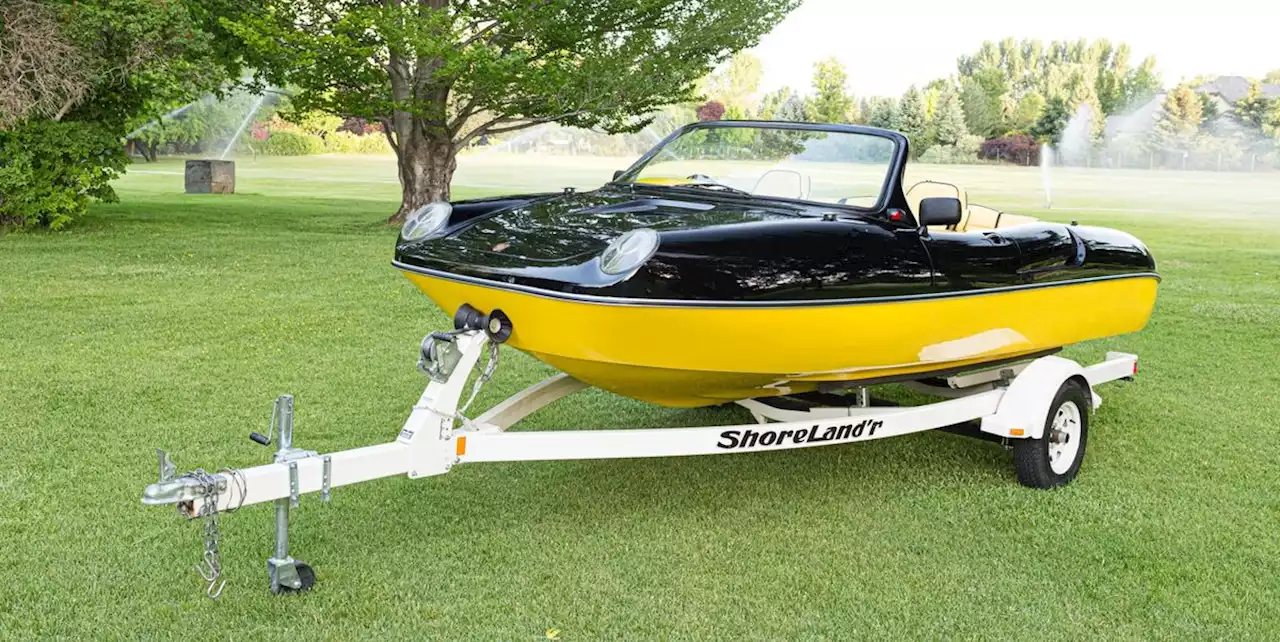 You Can Buy a 90s Porsche-Inspired Boat, If You Really Want To