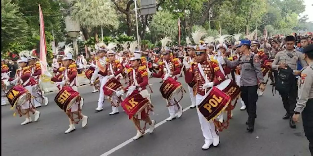 Jokowi Lepas Kirab Merah Putih dari Istana, Ribuan Masyarakat Padati Jalan Sudirman - Thamrin