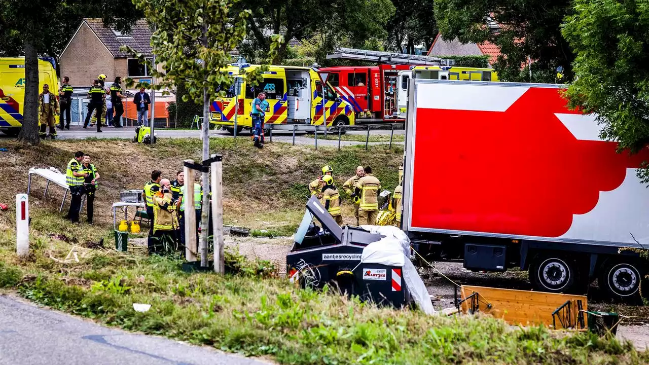 Lastwagen kracht in Grillfest bei Rotterdam