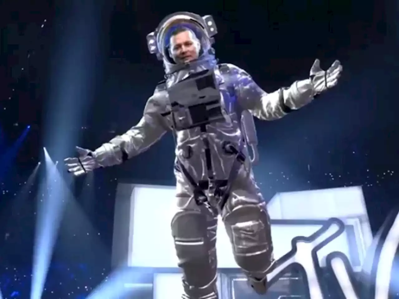 Johnny Depp Is Apparently Back – Actor Floats Down In Space Suit...